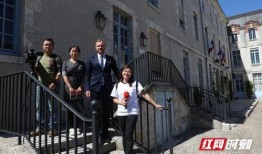 大连网红吃瓜事件视频,一场网络热议的瓜皮风波