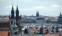 布拉格空少在线观看,云端浪漫之旅