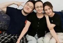 娱乐八卦姐妹吃瓜直播,姐妹吃瓜，娱乐八卦一网打尽