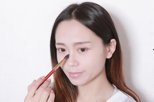 娱乐吃瓜酱鼻梁变高